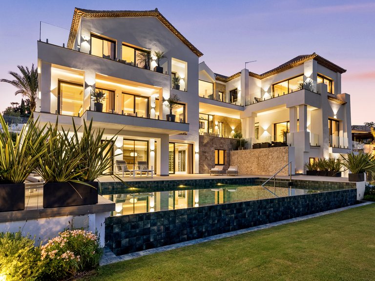 Villa for Sale in Los Flamingos, Benahavis, Malaga 41