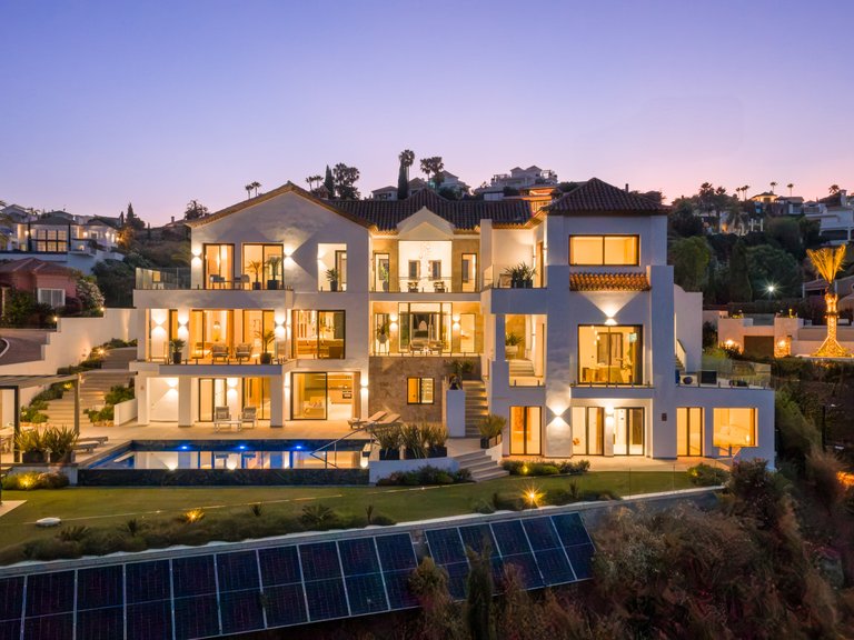 Villa for Sale in Los Flamingos, Benahavis, Malaga 3