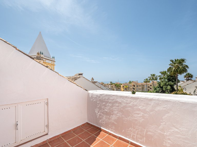 Town House for Sale in Marbella Golden Mile, Marbella, Malaga 29