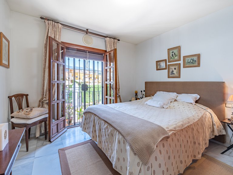 Town House for Sale in Marbella Golden Mile, Marbella, Malaga 17