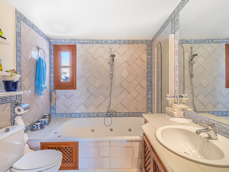 Town House for Sale in Marbella Golden Mile, Marbella, Malaga 18
