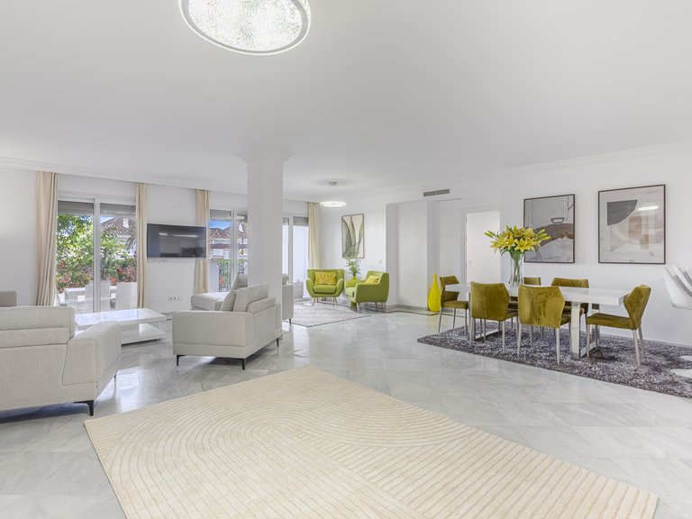 Apartment for Sale in Marbella Golden Mile, Marbella, Malaga 6