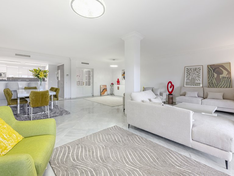 Apartment for Sale in Marbella Golden Mile, Marbella, Malaga 8