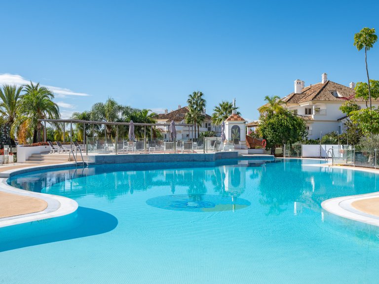 Apartment for Sale in Marbella Golden Mile, Marbella, Malaga 43