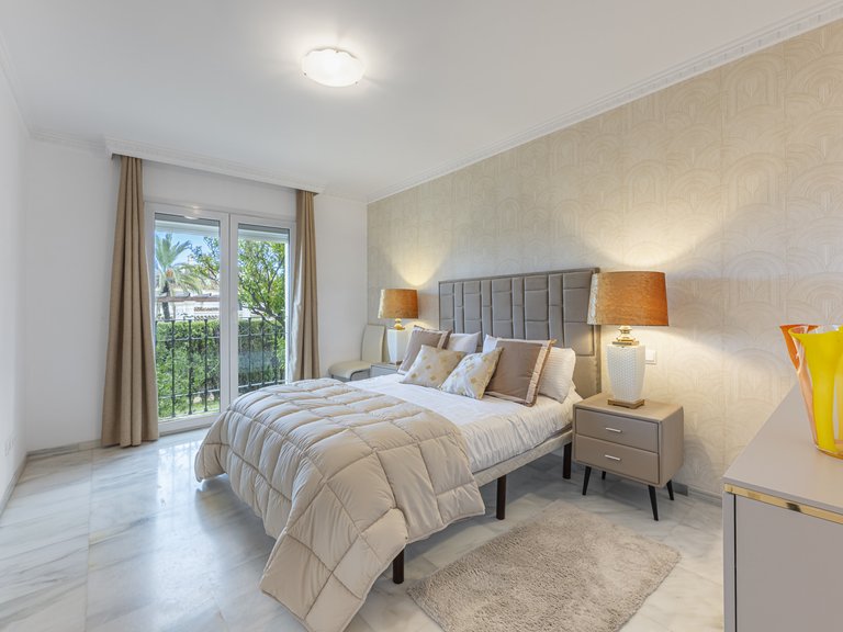 Apartment for Sale in Marbella Golden Mile, Marbella, Malaga 18