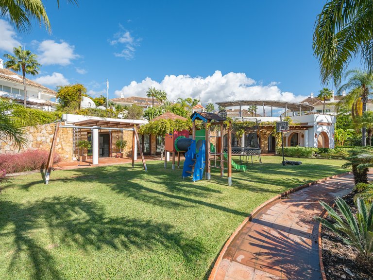 Apartment for Sale in Marbella Golden Mile, Marbella, Malaga 42