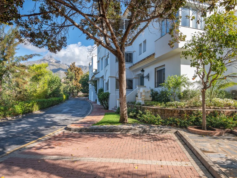 Apartment for Sale in Marbella Golden Mile, Marbella, Malaga 33