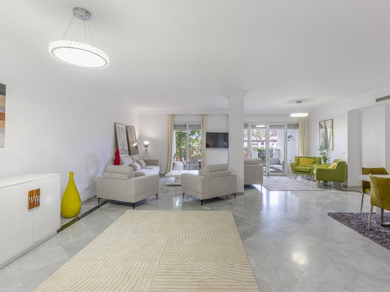 Apartment for Sale in Marbella Golden Mile, Marbella, Malaga 9