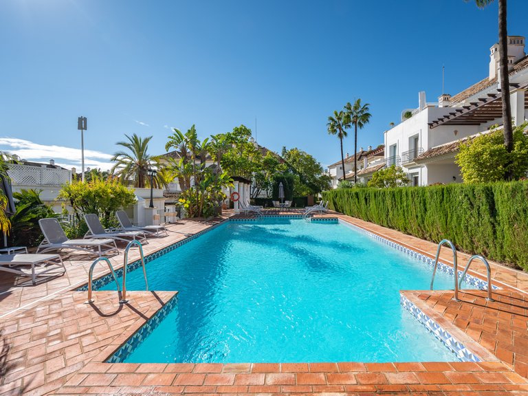 Apartment for Sale in Marbella Golden Mile, Marbella, Malaga 38