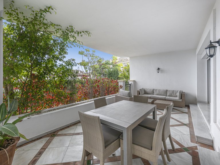 Apartment for Sale in Marbella Golden Mile, Marbella, Malaga 4