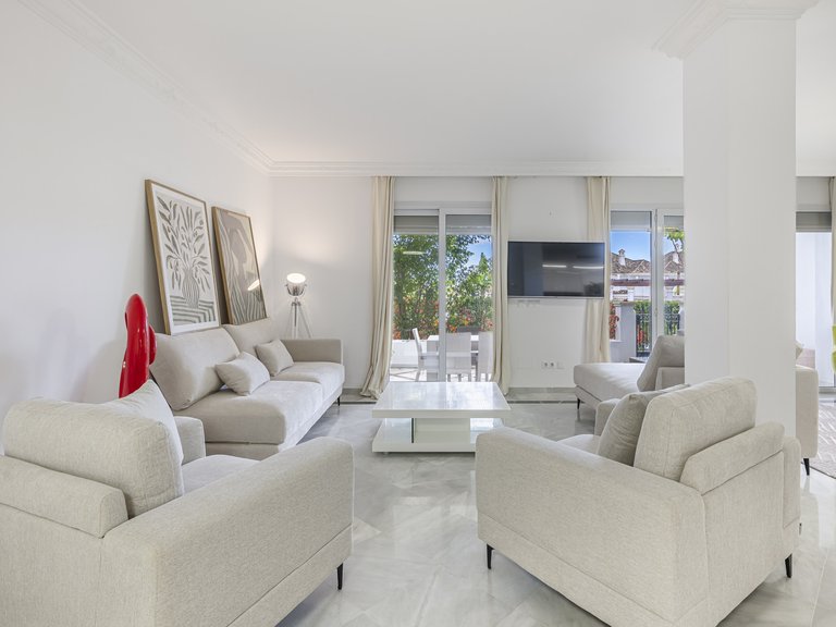 Apartment for Sale in Marbella Golden Mile, Marbella, Malaga 11