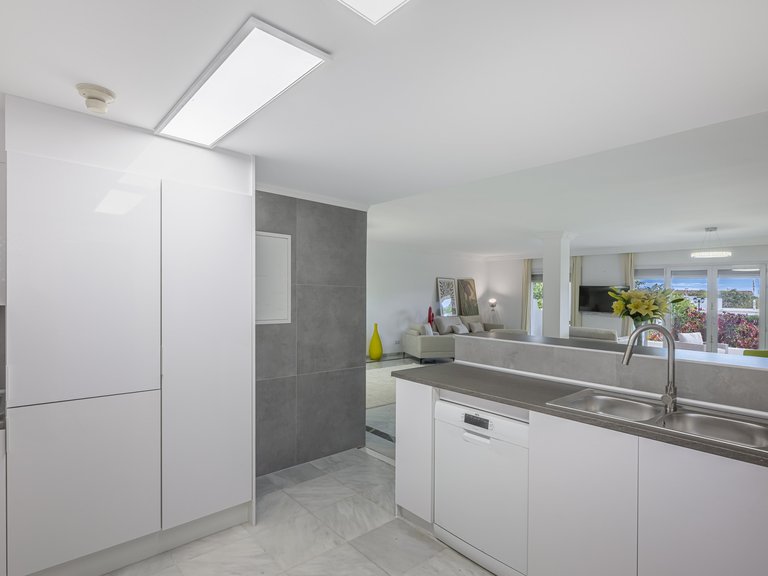 Apartment for Sale in Marbella Golden Mile, Marbella, Malaga 12