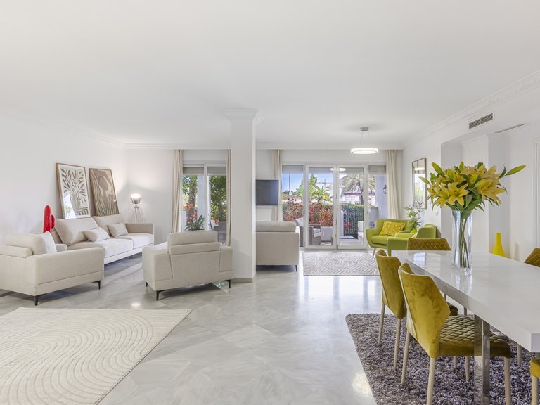 Apartment for Sale in Marbella Golden Mile, Marbella, Malaga 3
