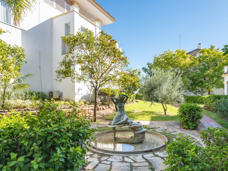 Apartment for Sale in Marbella Golden Mile, Marbella, Malaga 37
