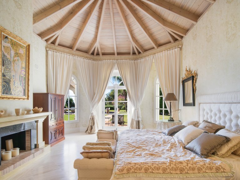 Villa for Sale in Marbella Golden Mile, Marbella, Malaga 16