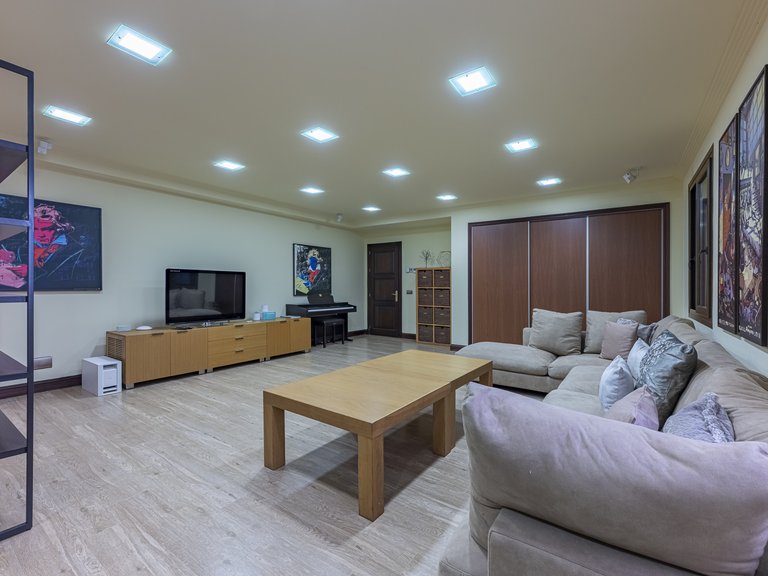 Villa for Sale in Marbella Golden Mile, Marbella, Malaga 36