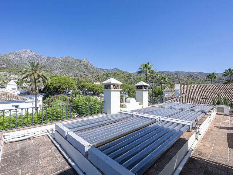 Villa for Sale in Marbella Golden Mile, Marbella, Malaga 42