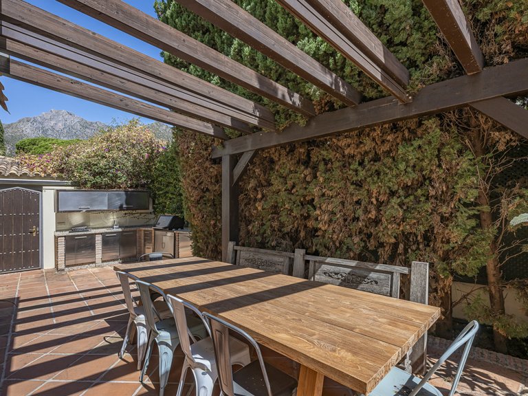 Villa for Sale in Marbella Golden Mile, Marbella, Malaga 14