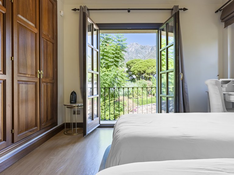 Villa for Sale in Marbella Golden Mile, Marbella, Malaga 26