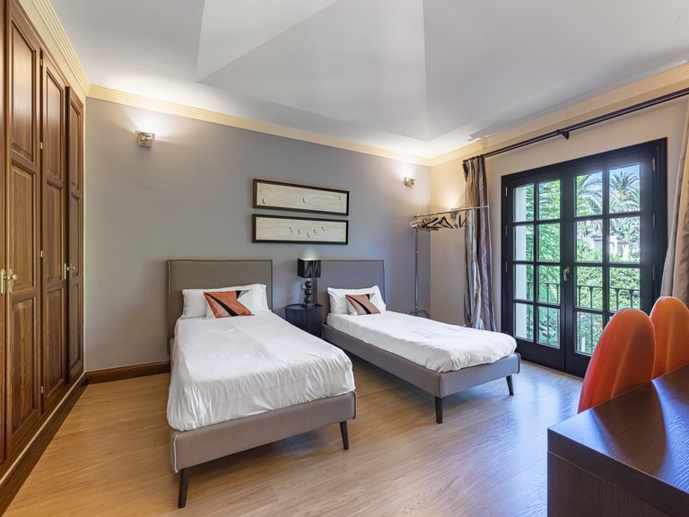 Villa for Sale in Marbella Golden Mile, Marbella, Malaga 25