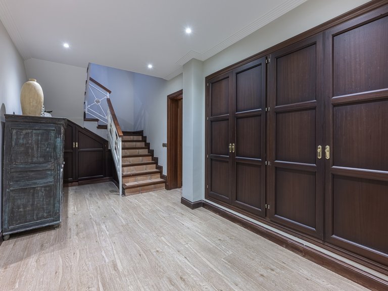 Villa for Sale in Marbella Golden Mile, Marbella, Malaga 34