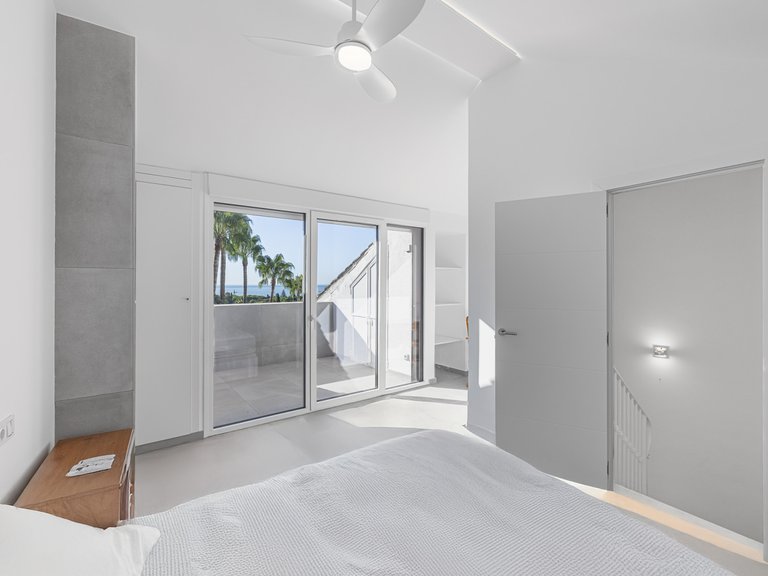 Town House for Sale in Marbella Golden Mile, Marbella, Malaga 17