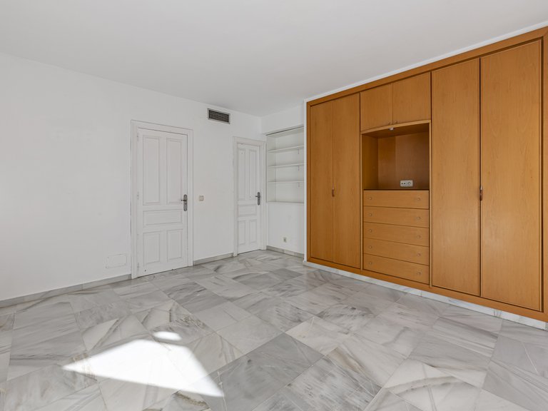 Town House for Sale in Marbella Golden Mile, Marbella, Malaga 20