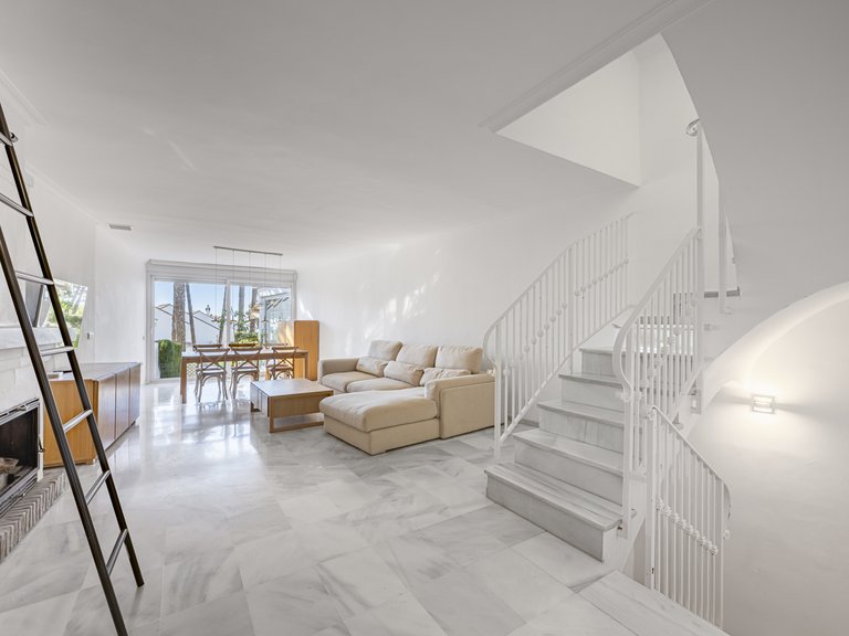 Town House for Sale in Marbella Golden Mile, Marbella, Malaga 2