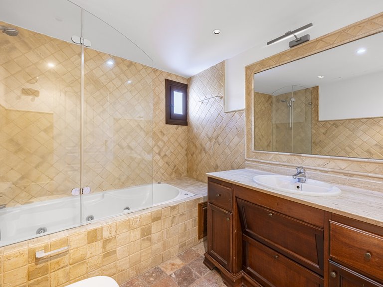 Town House for Sale in Marbella Golden Mile, Marbella, Malaga 24