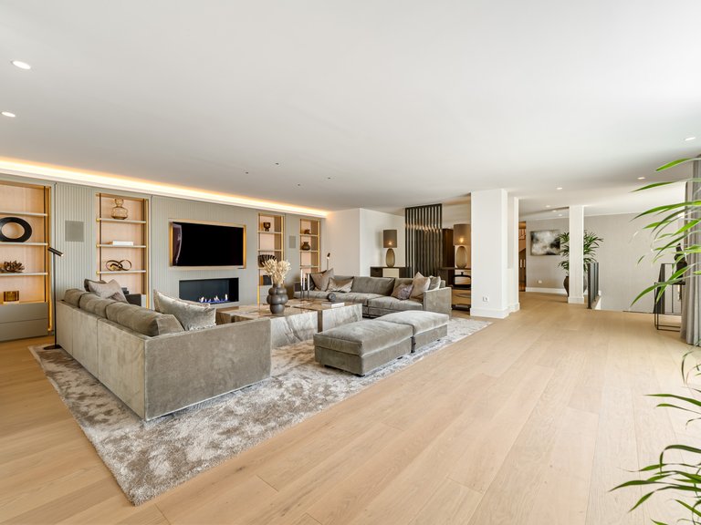 Villa for Sale in Marbella Golden Mile, Marbella, Malaga 43