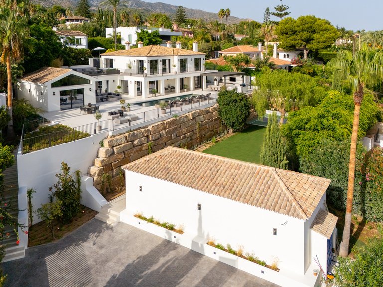 Villa for Sale in Marbella Golden Mile, Marbella, Malaga 23