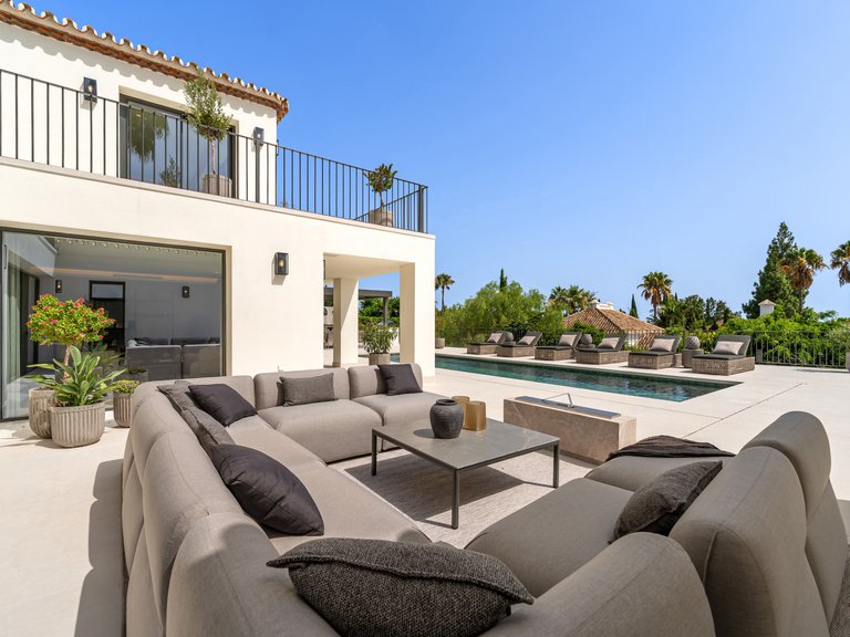 Villa for Sale in Marbella Golden Mile, Marbella, Malaga 24