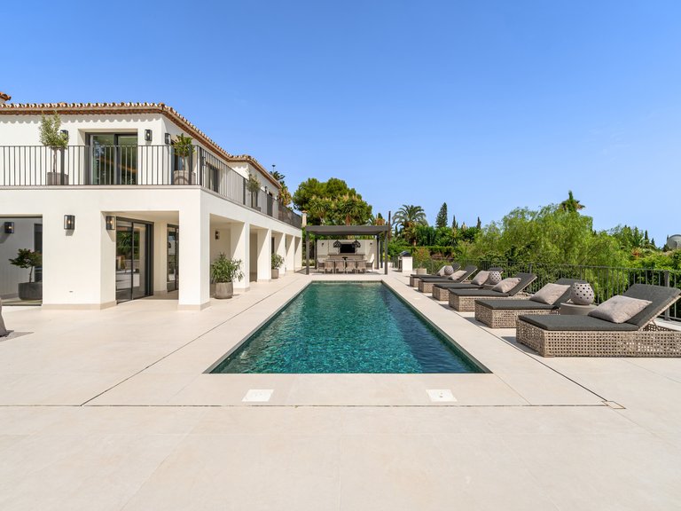 Villa for Sale in Marbella Golden Mile, Marbella, Malaga 16
