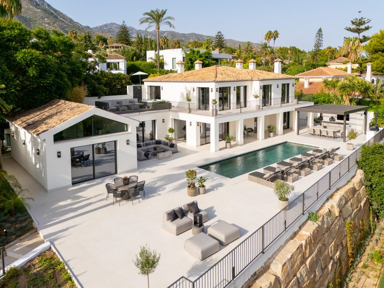 Villa for Sale in Marbella Golden Mile, Marbella, Malaga 2