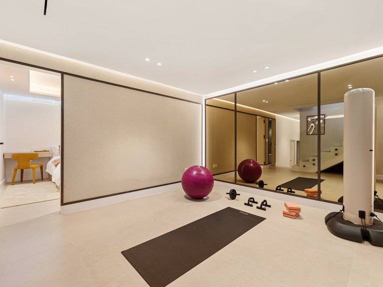 Town House for Sale in Marbella Golden Mile, Marbella, Malaga 32