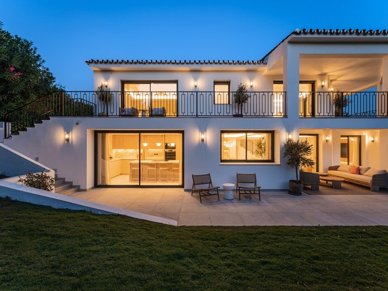 Villa for Sale in Marbella Golden Mile, Marbella, Malaga 14