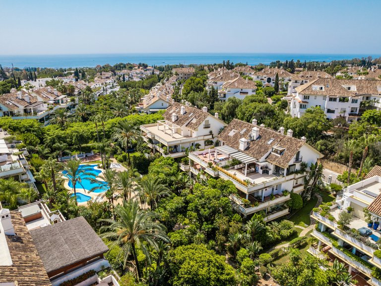Penthouse for Sale in Marbella Golden Mile, Marbella, Malaga 25