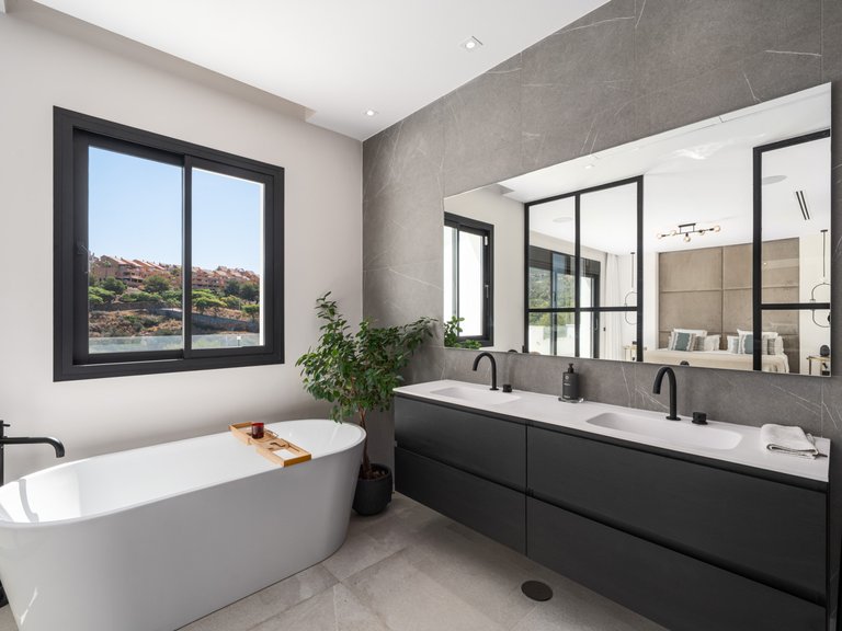 Villa for Sale in Marbella Este, Marbella, Malaga 18
