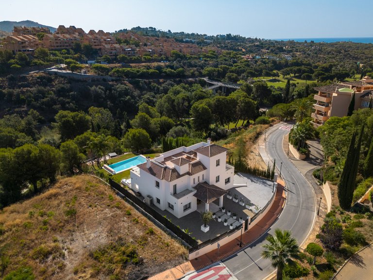 Villa for Sale in Marbella Este, Marbella, Malaga 33