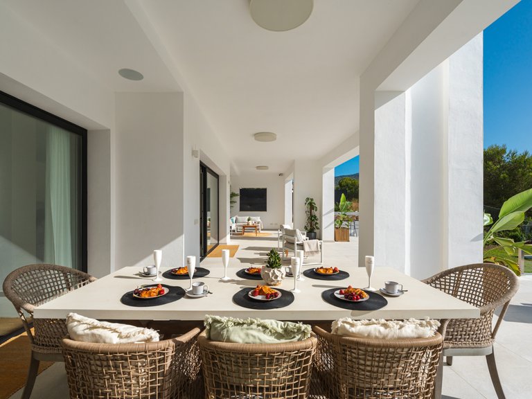 Villa for Sale in Marbella Este, Marbella, Malaga 10