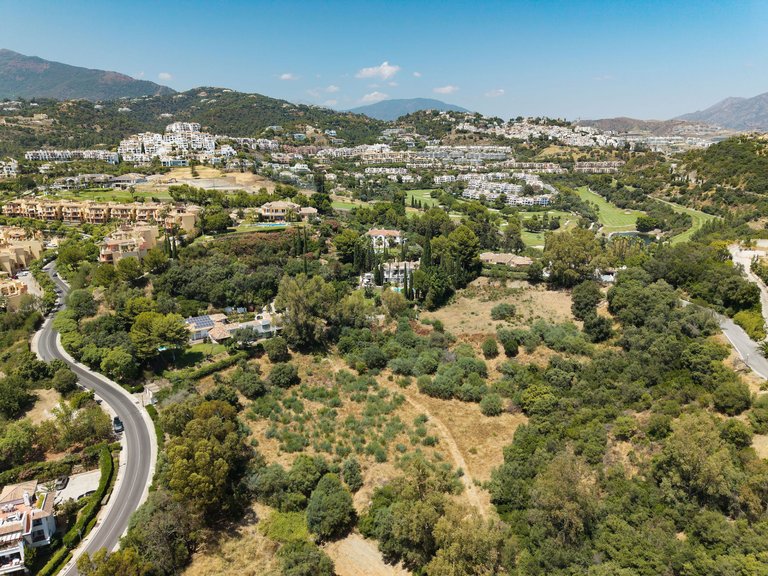 Plot for Sale in Puerto del Almendro, Benahavis, Malaga 6