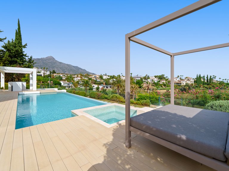 Villa for Sale in Nueva Andalucia, Marbella, Malaga 38