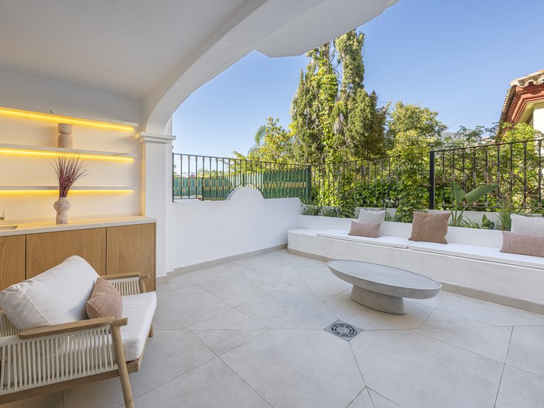 Town House for Sale in Marbella Golden Mile, Marbella, Malaga 20