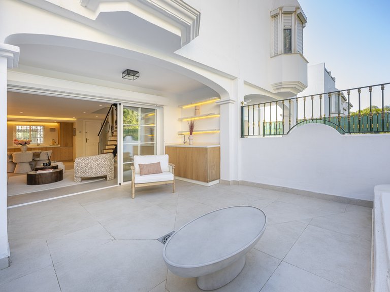 Town House for Sale in Marbella Golden Mile, Marbella, Malaga 2