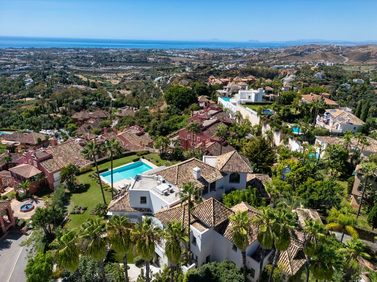 Villa for Sale in La Quinta, Benahavis, Malaga 39