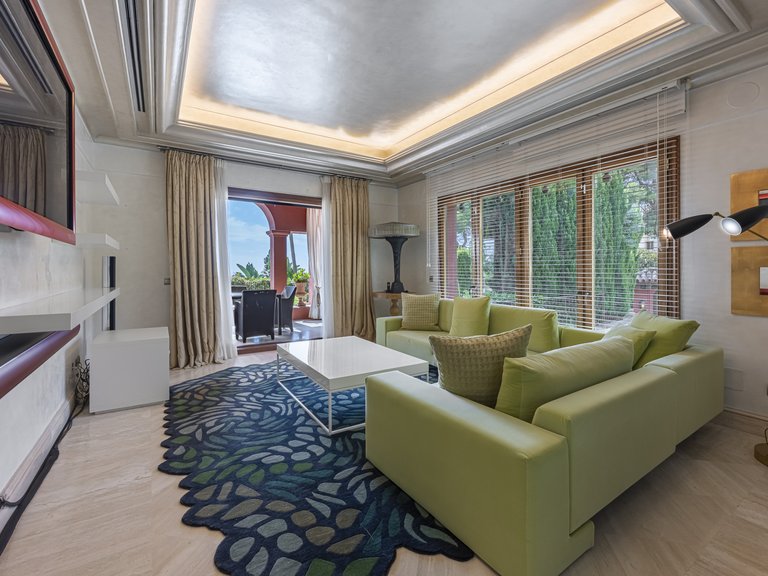 Villa for Sale in Marbella Golden Mile, Marbella, Malaga 14