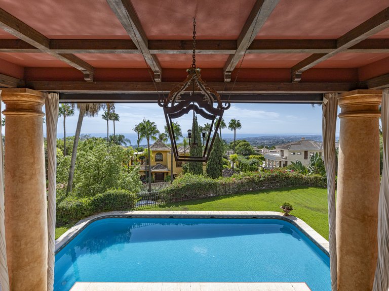 Villa for Sale in Marbella Golden Mile, Marbella, Malaga 20
