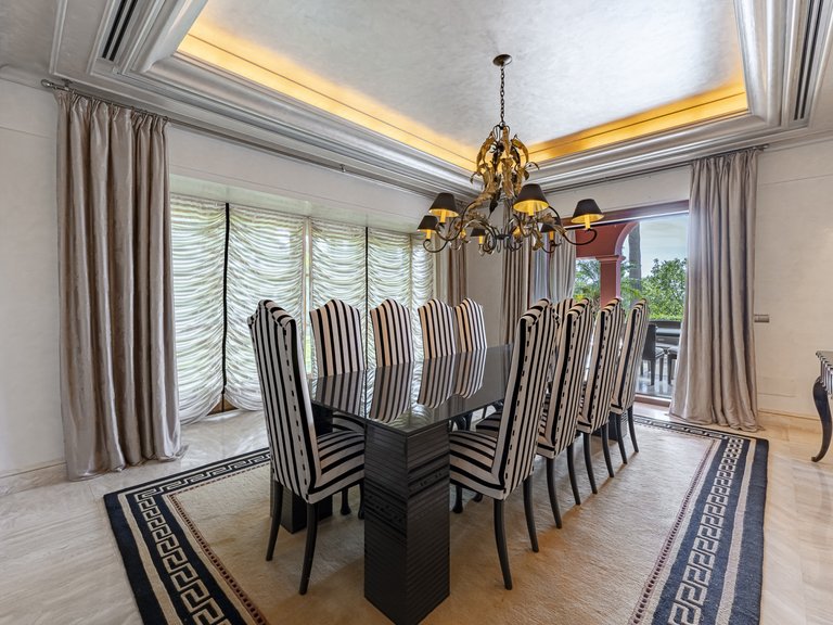Villa for Sale in Marbella Golden Mile, Marbella, Malaga 9