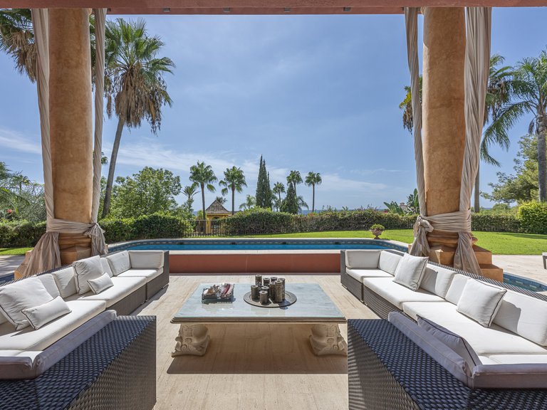 Villa for Sale in Marbella Golden Mile, Marbella, Malaga 4
