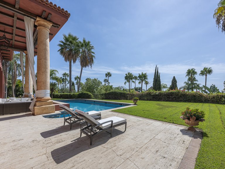 Villa for Sale in Marbella Golden Mile, Marbella, Malaga 5